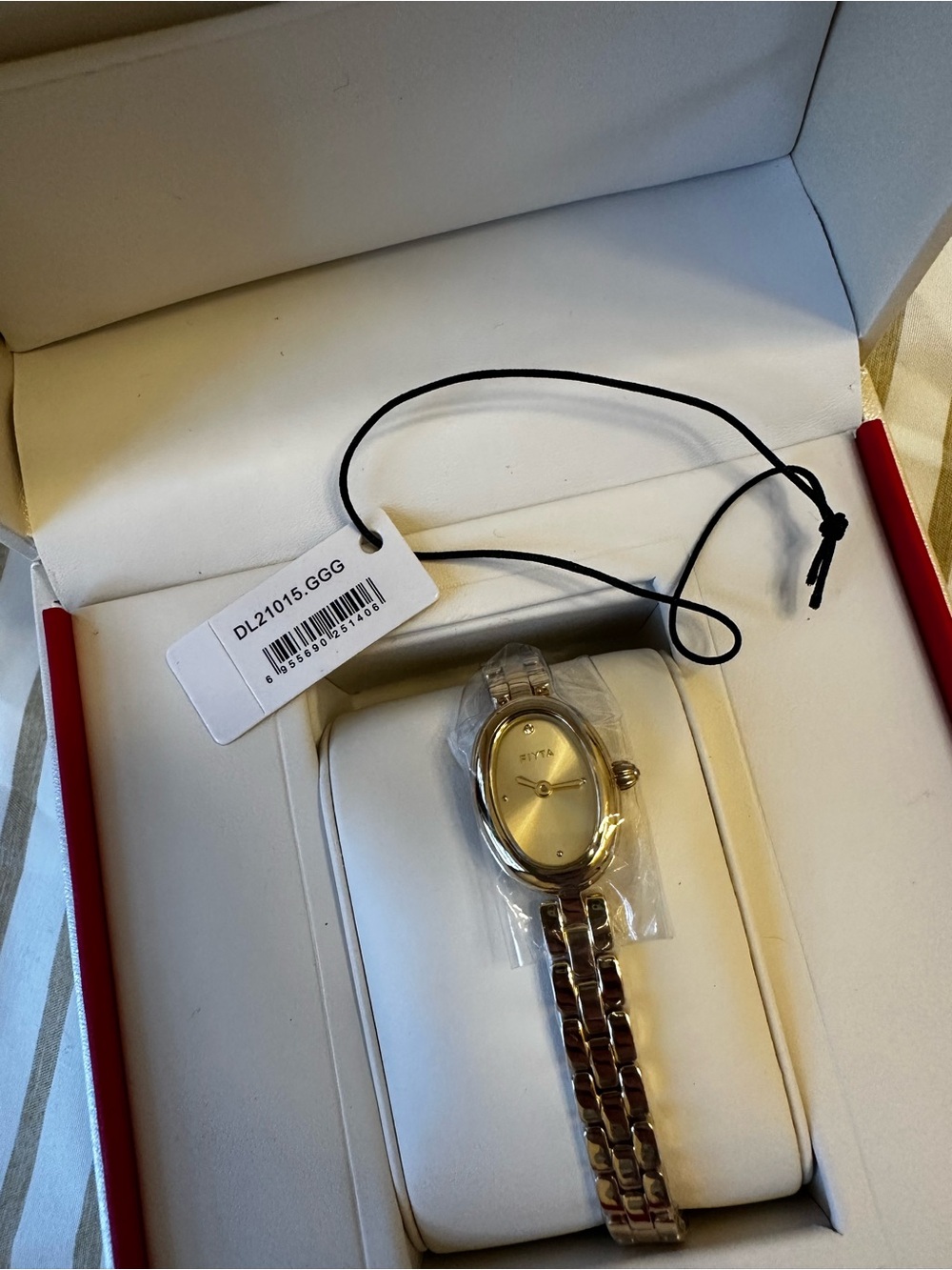 NEW FIYTA Gold Small Oval Vintage Watch with Sapphire Crystal - Picture 6 of 10